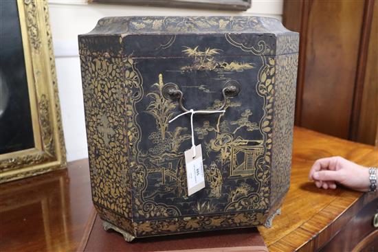 A Chinese export small lacquer box W.46cm